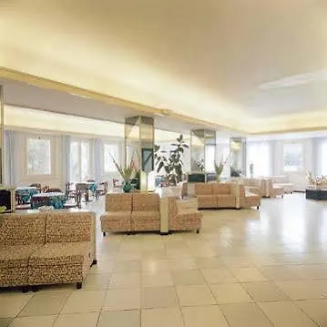 Hotel Sud Est By Fam Rossetti 라바냐